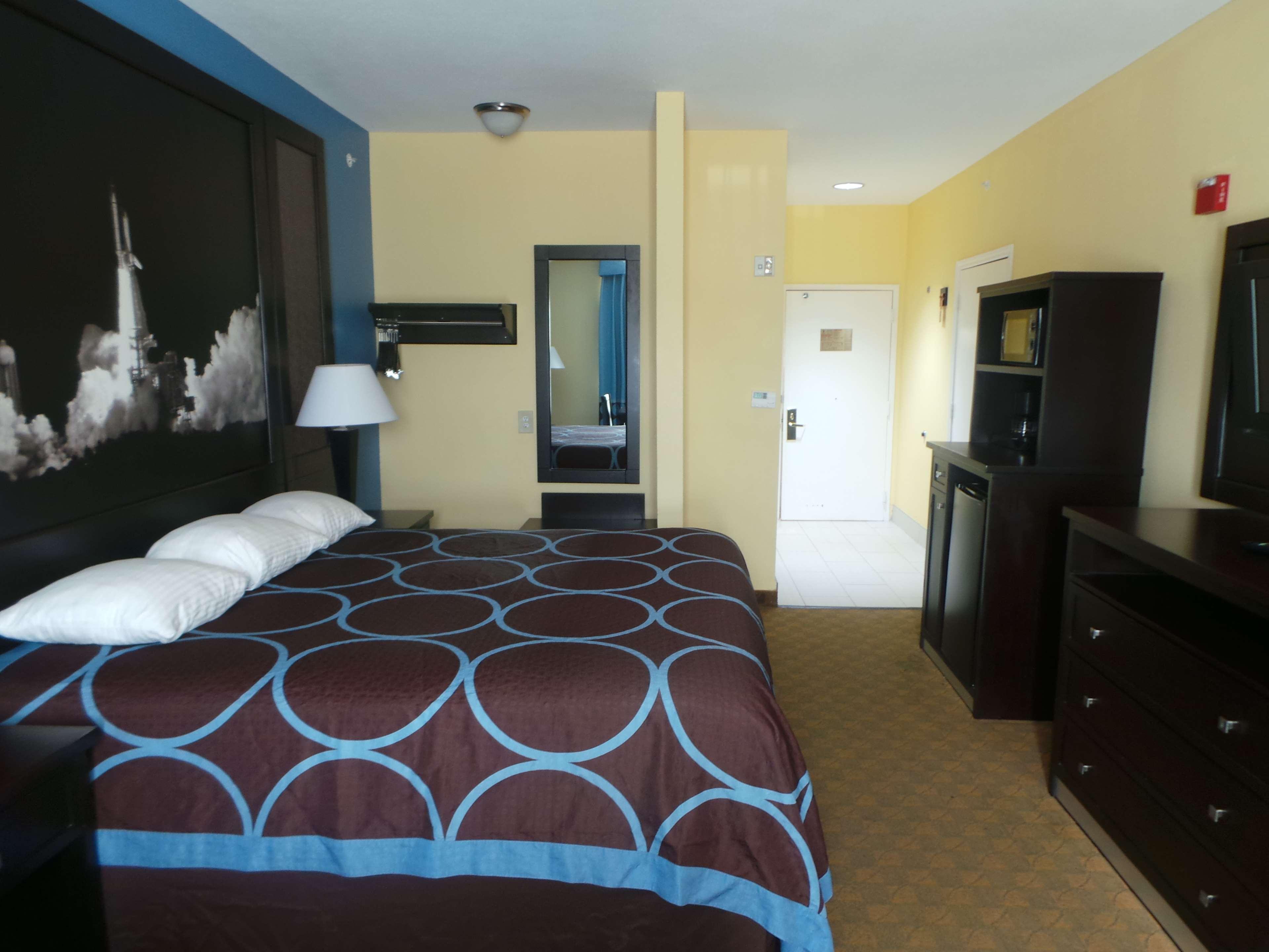 Surestay Plus Hotel By Best Western Элвин Экстерьер фото