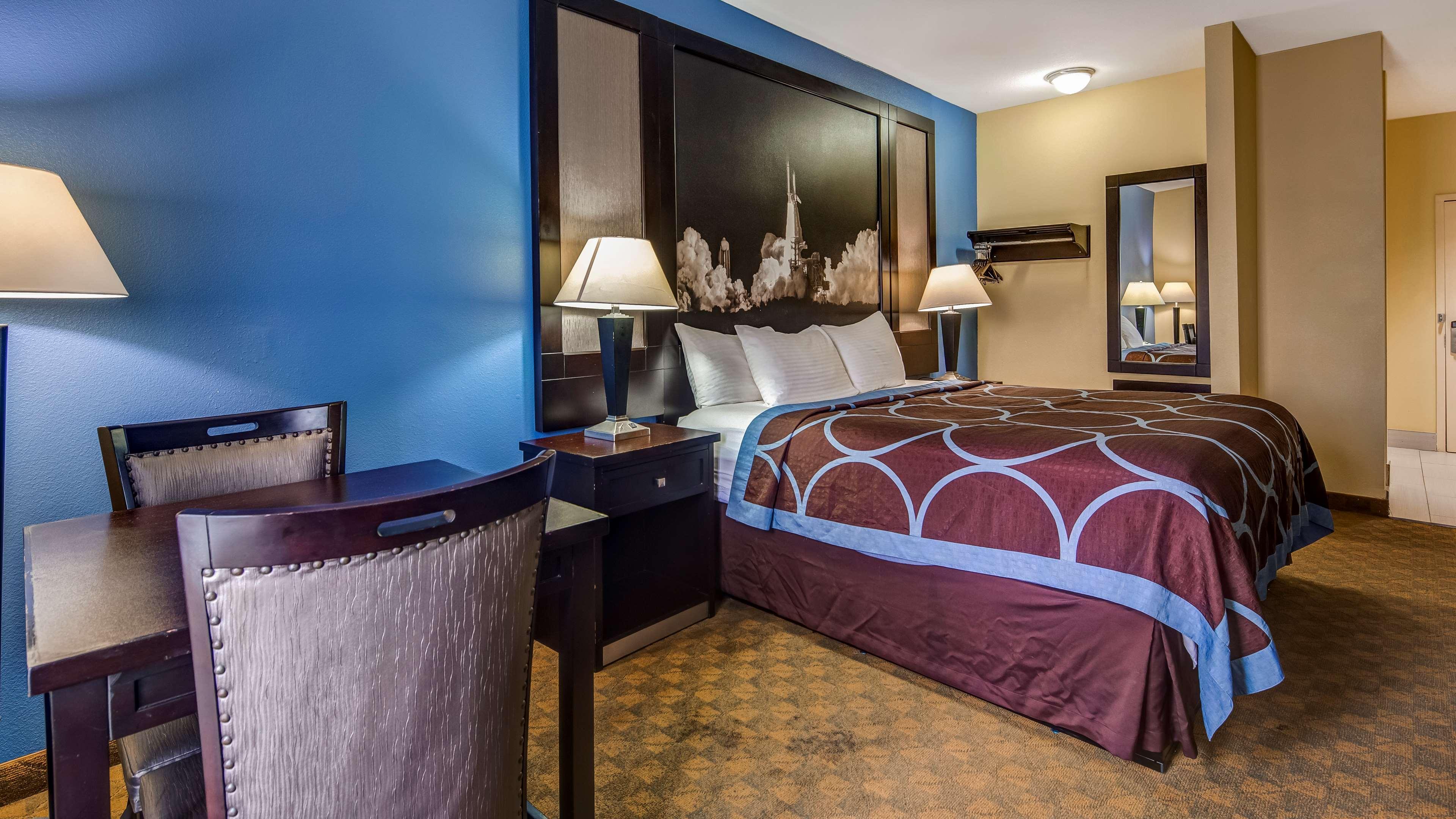 Surestay Plus Hotel By Best Western Элвин Экстерьер фото
