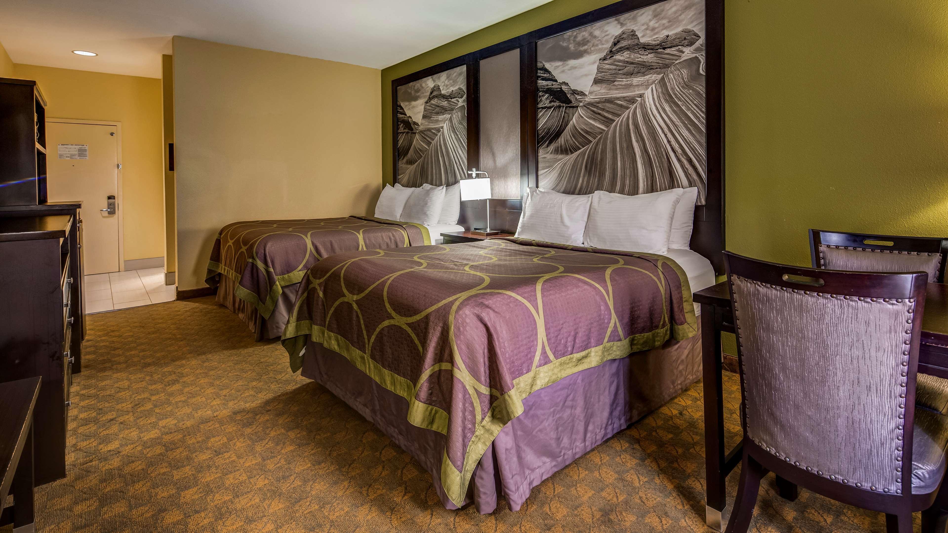 Surestay Plus Hotel By Best Western Элвин Экстерьер фото